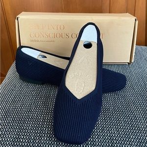 Women’s Vivaia Navy Shoes New in Box